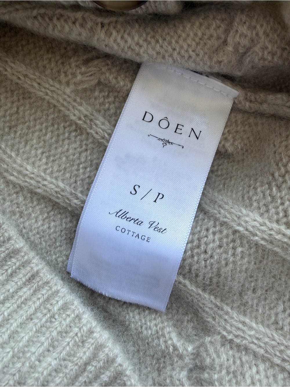 NWT Doen Alberta Cashmere V Neck Button Cable Knit Sleeveless Top Cottage Cream - Picture 9 of 12